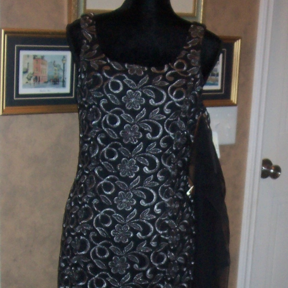 Aspeed Gown/Prom Dress in Women